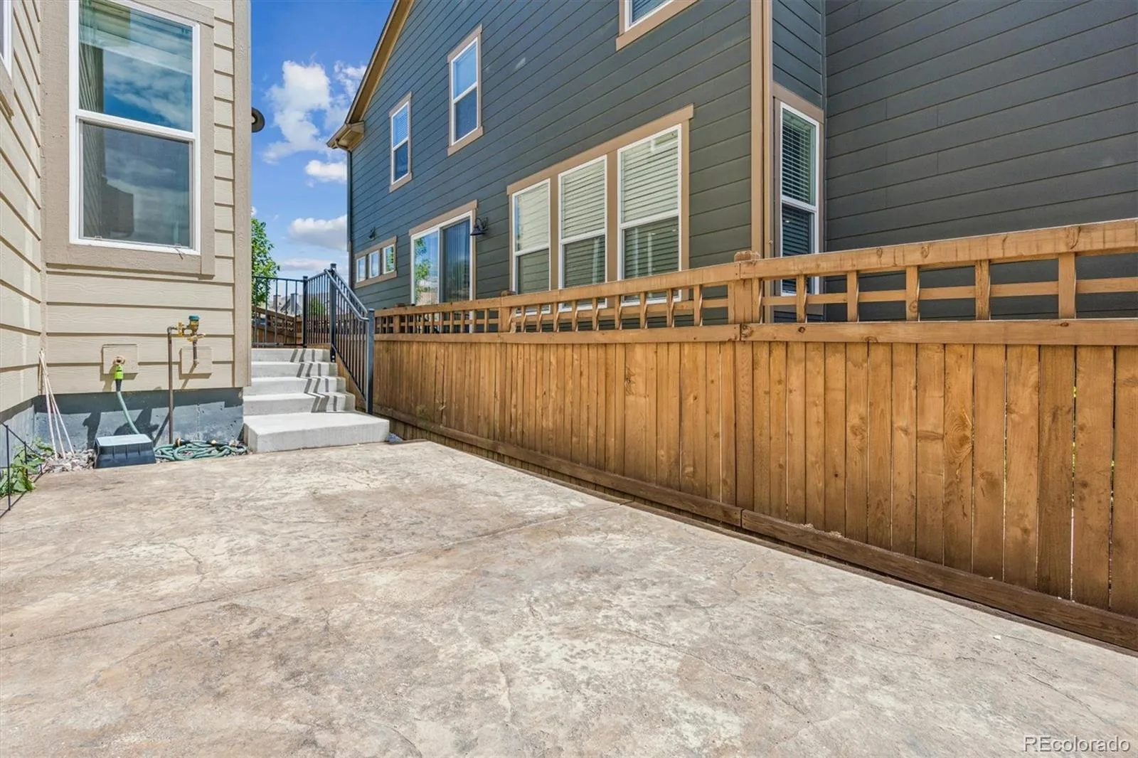 399 Courtfield Way Castle Rock CO 80108 | MLS #REC6331051 07242026174449 1600 32