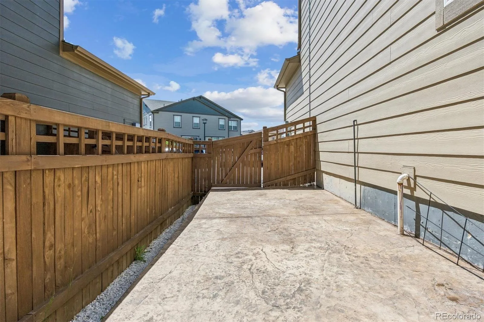 399 Courtfield Way Castle Rock CO 80108 | MLS #REC6331051 07242026174449 1600 33