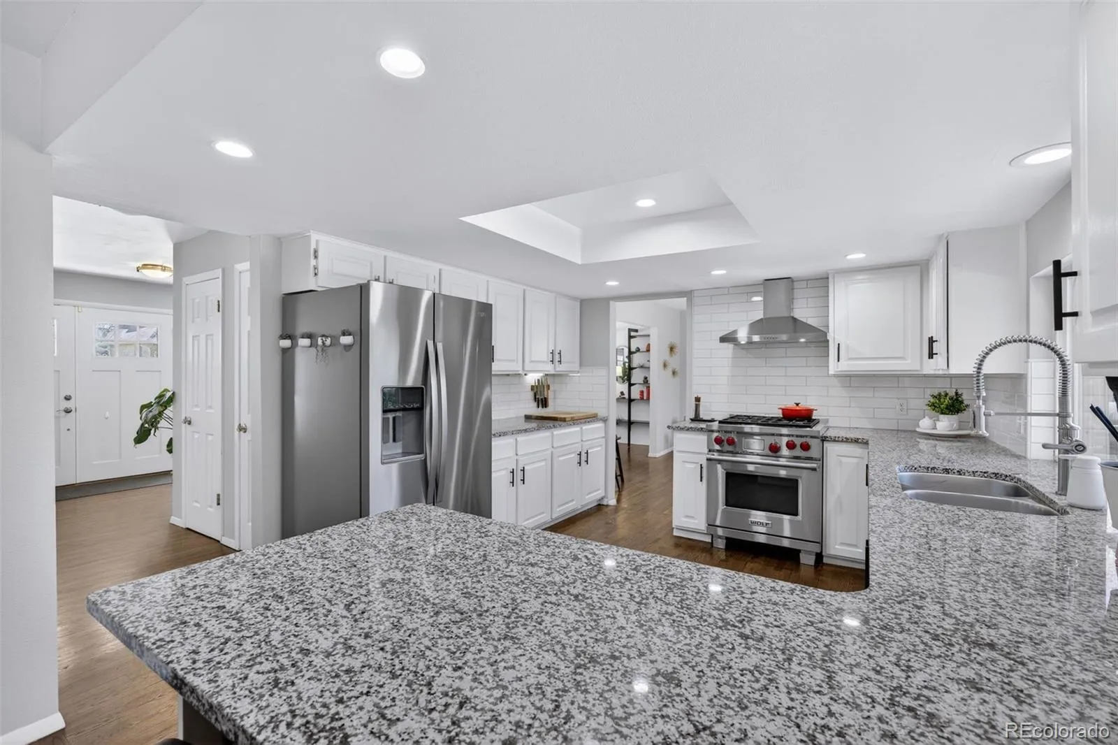 6385 W Frost Drive Littleton CO 80128 MLS #REC6332239 04292026042105 1600 14