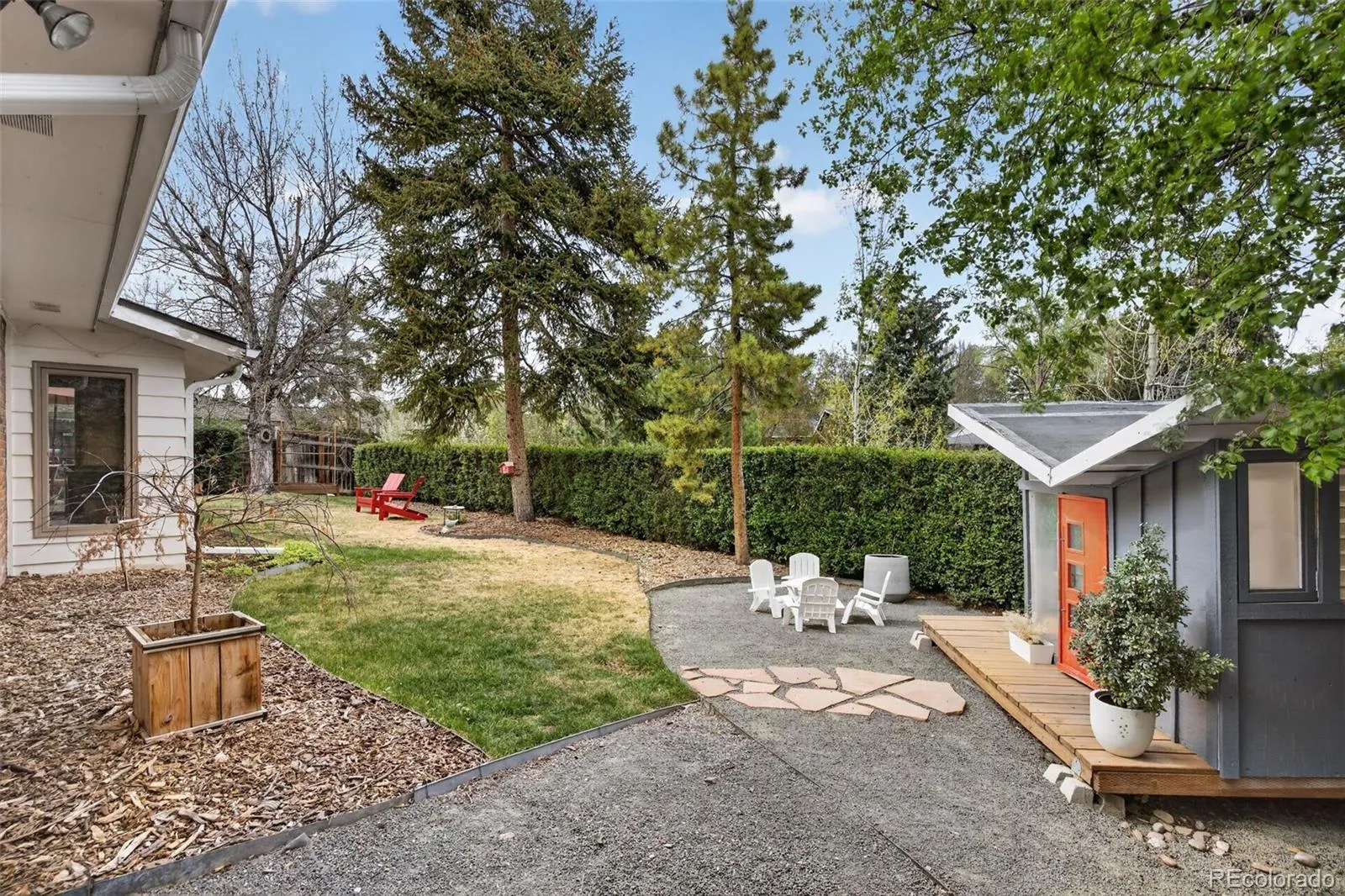 6385 W Frost Drive Littleton CO 80128 MLS #REC6332239 04292026042105 1600 38