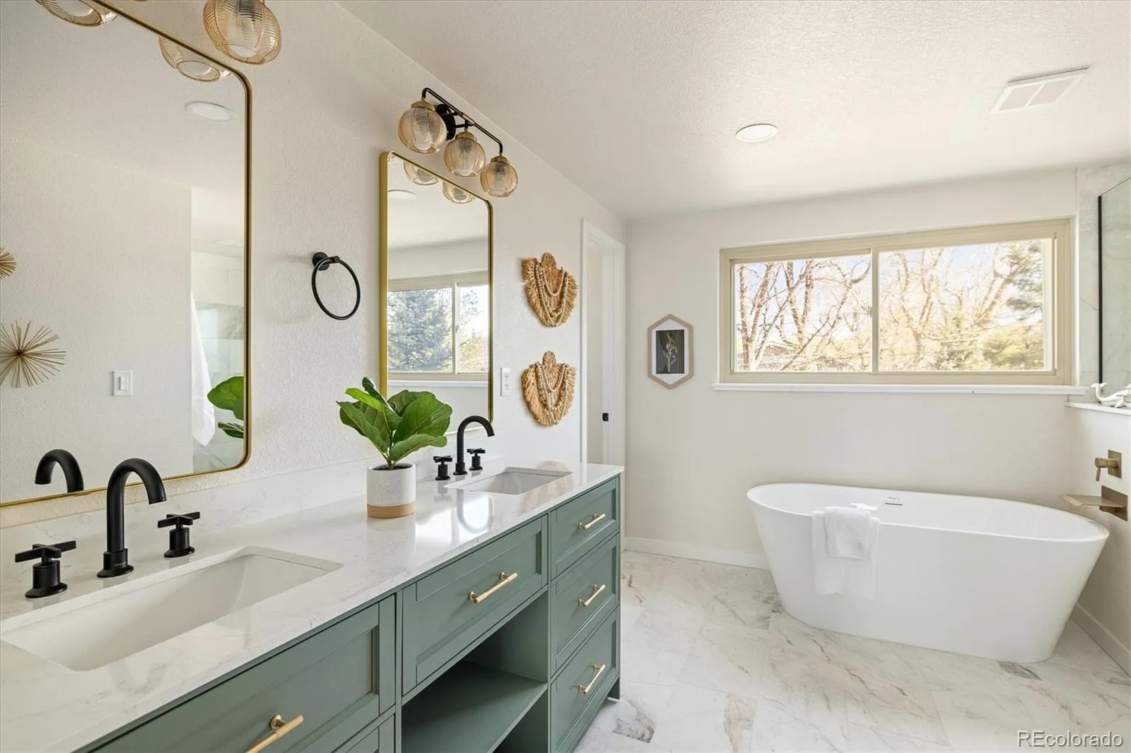 04062026213955 1600 14