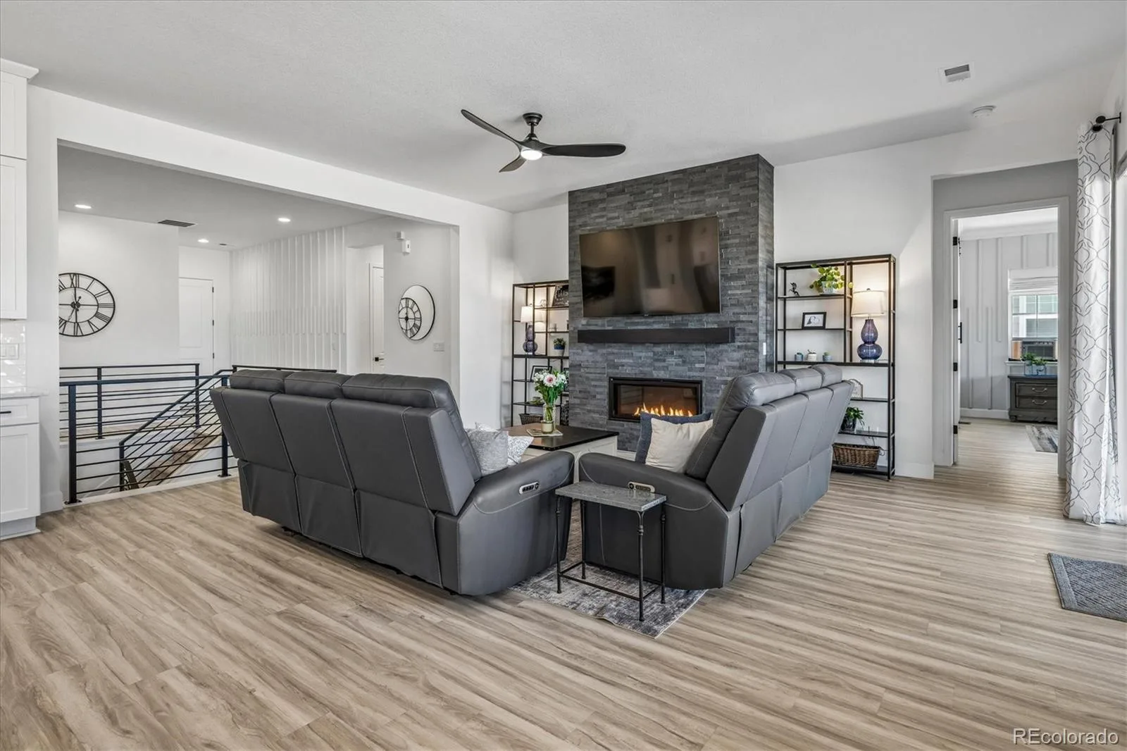 8985 Chalk Creek Place Littleton CO 80125 | MLS #REC6335923 08312026164359 1600 13