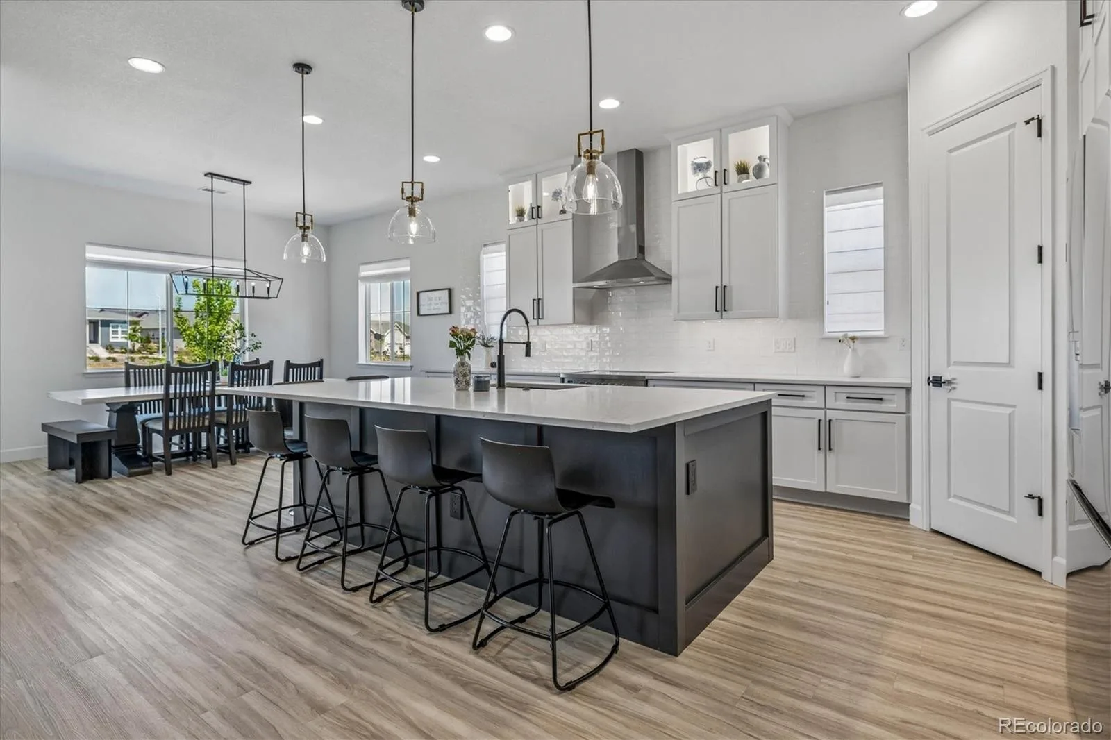 8985 Chalk Creek Place Littleton CO 80125 | MLS #REC6335923 08312026164359 1600 17