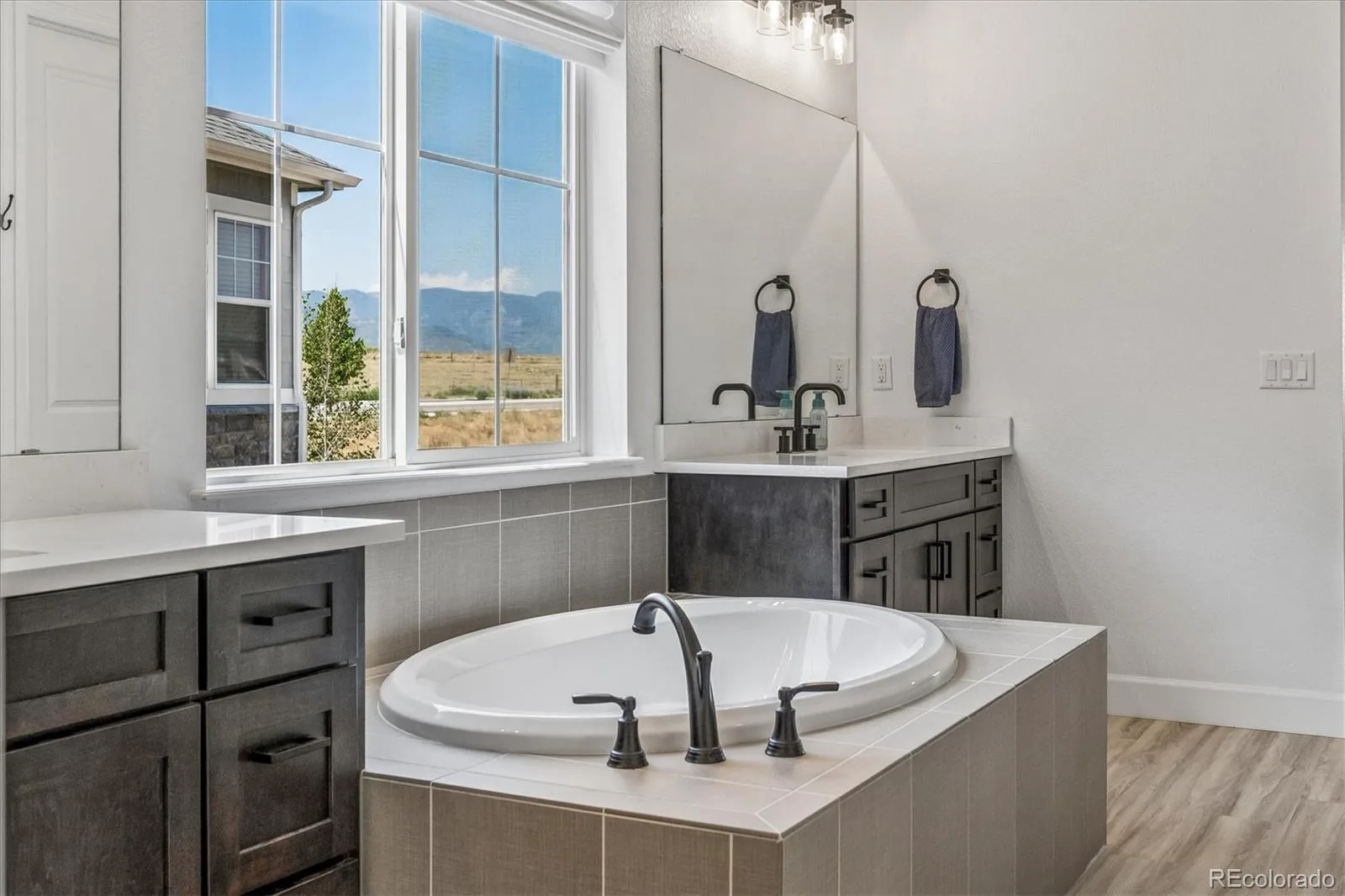 8985 Chalk Creek Place Littleton CO 80125 | MLS #REC6335923 08312026164359 1600 28