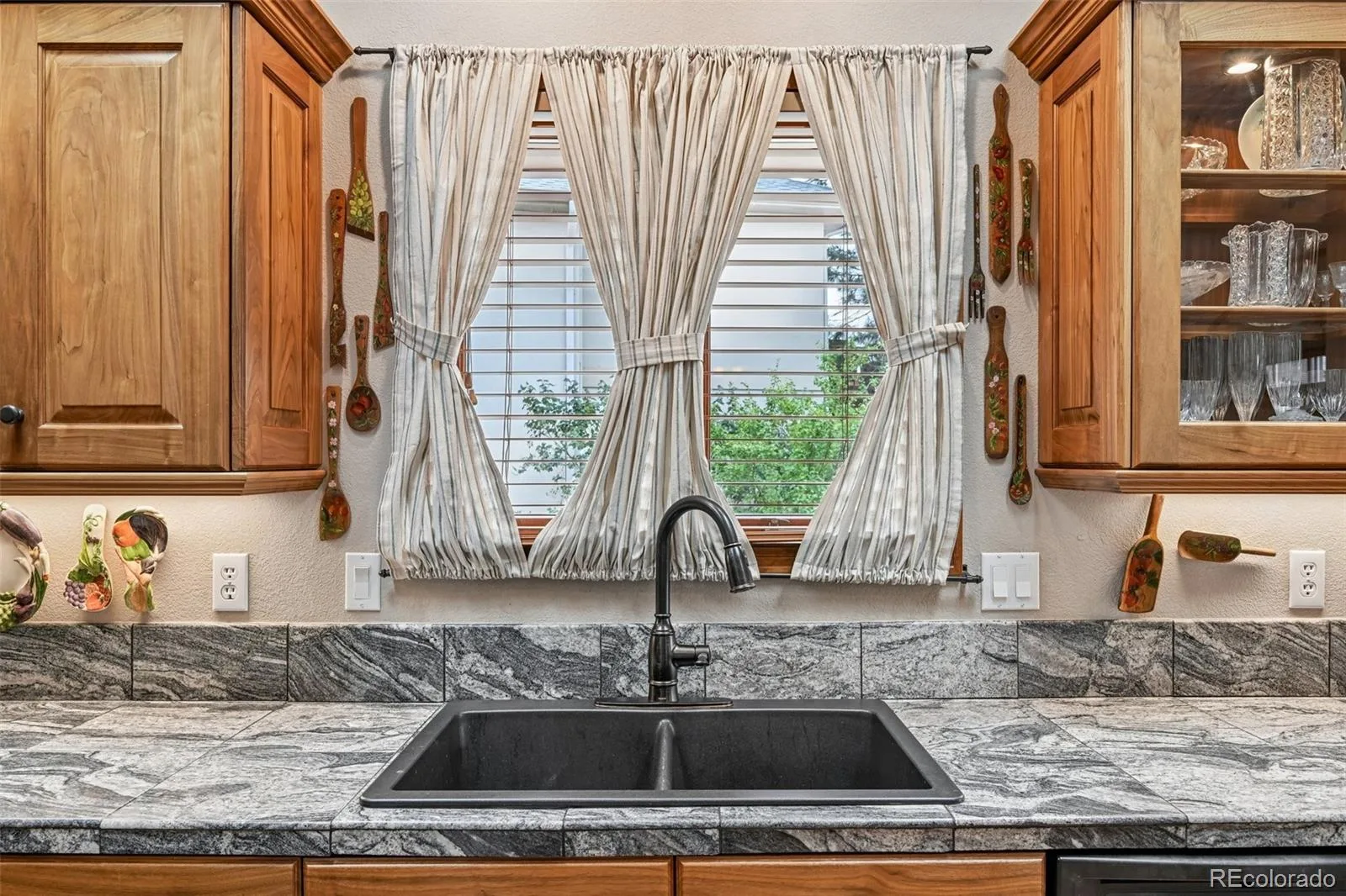 1070 Deer Springs Lane Golden CO 80403 | MLS #REC6337106 08112026201918 1600 15