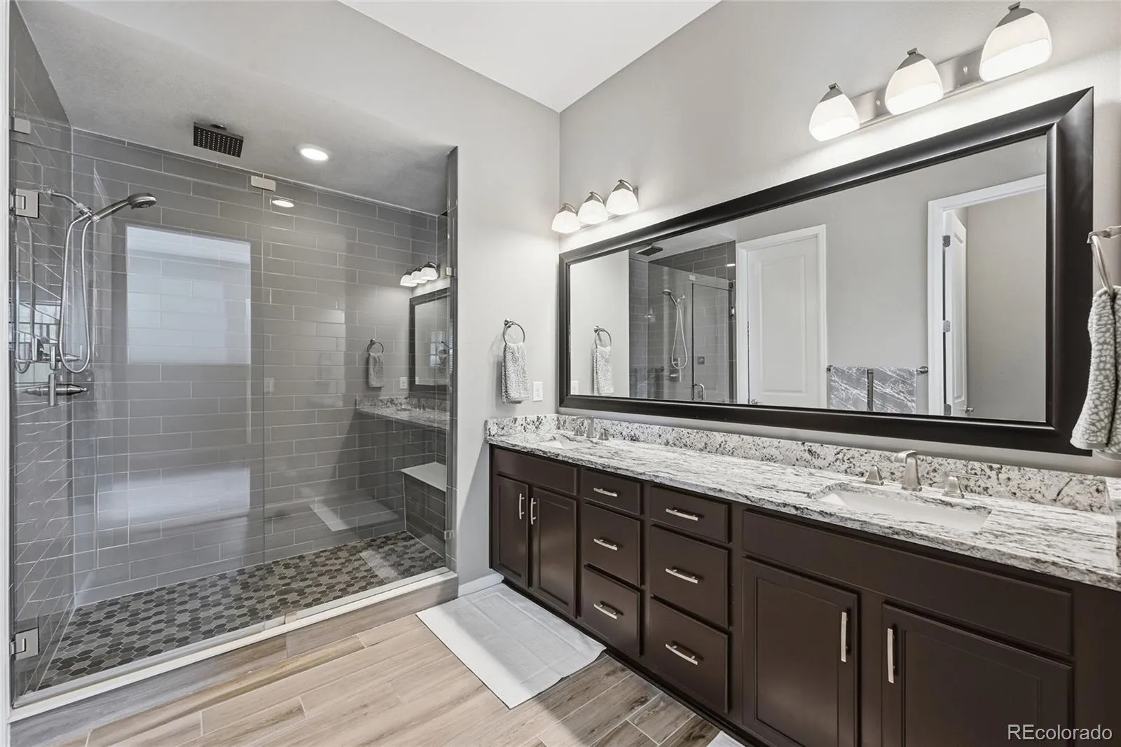 6449 Village Lane Centennial CO 80111 MLS #REC6338432 05052026041538 1600 17