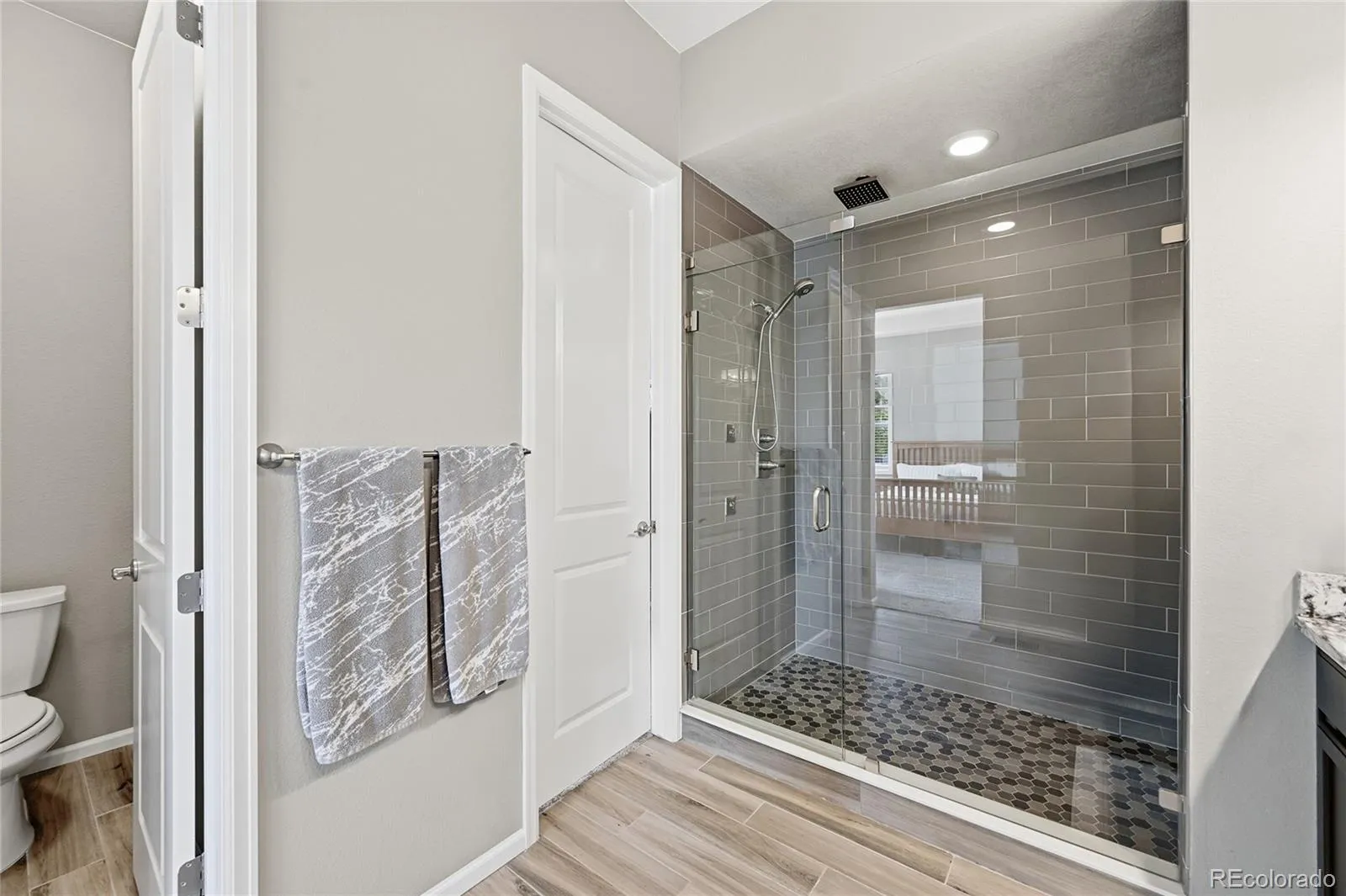 6449 Village Lane Centennial CO 80111 MLS #REC6338432 05052026041538 1600 18