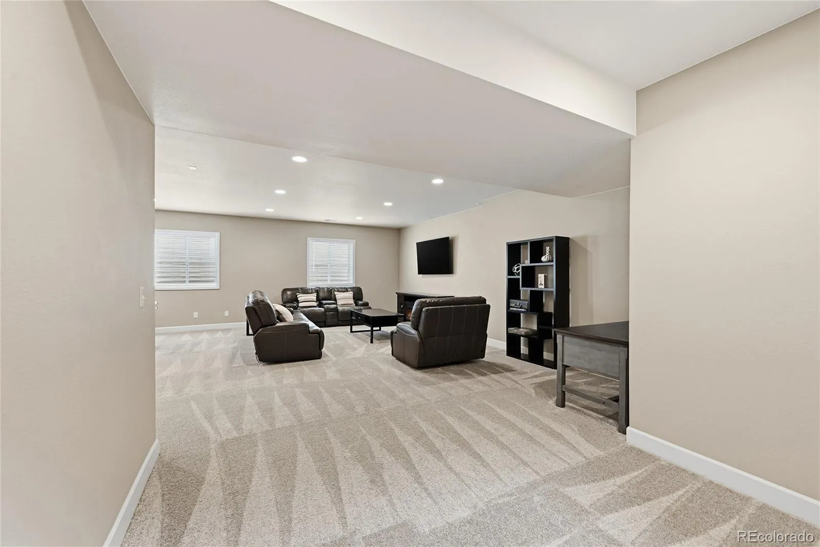 6449 Village Lane Centennial CO 80111 MLS #REC6338432 05052026041538 1600 20