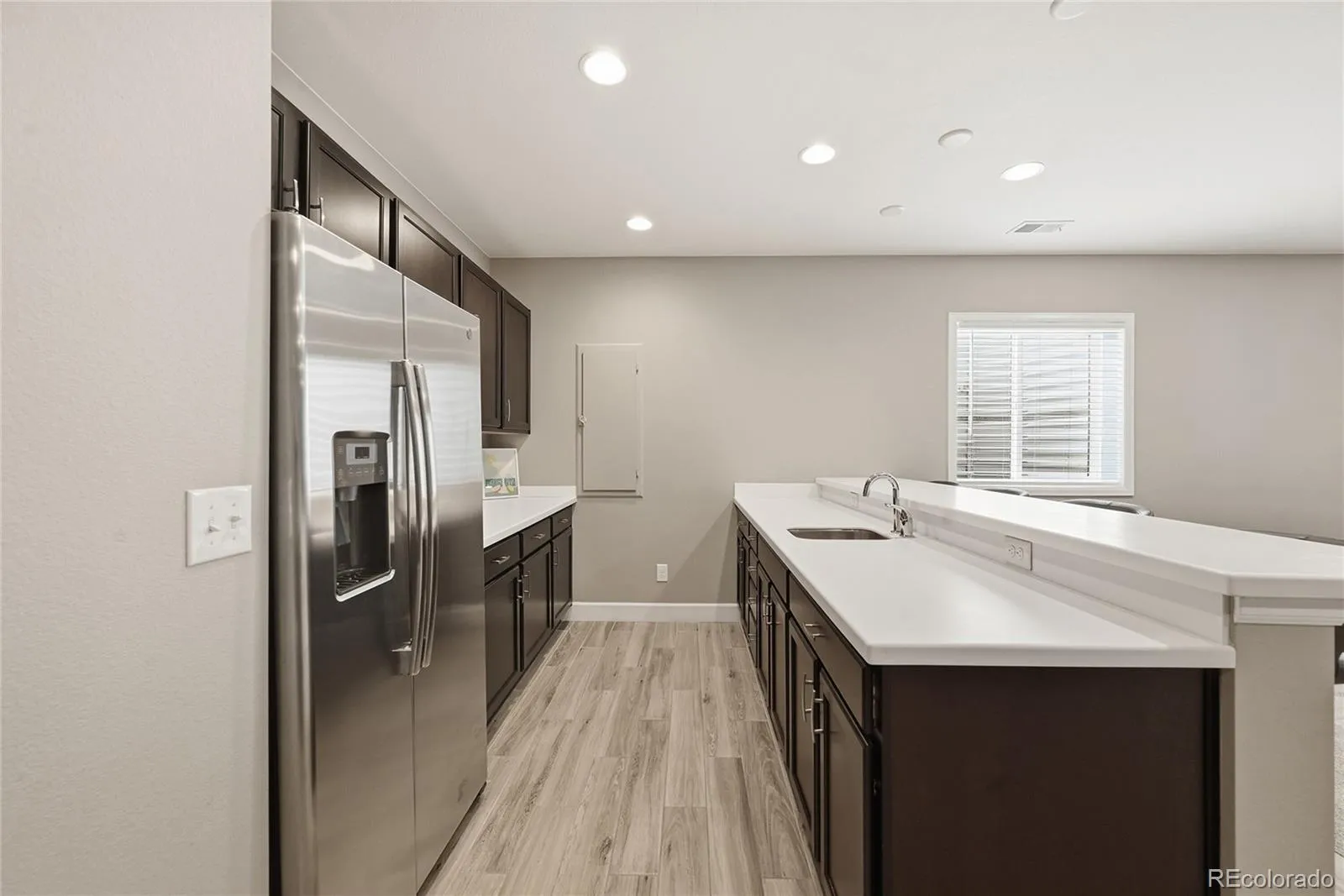 6449 Village Lane Centennial CO 80111 MLS #REC6338432 05052026041538 1600 25