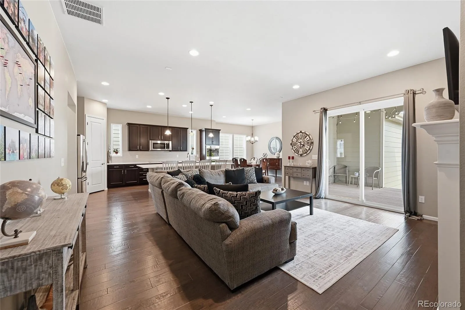 6449 Village Lane Centennial CO 80111 MLS #REC6338432 05052026041538 1600 4
