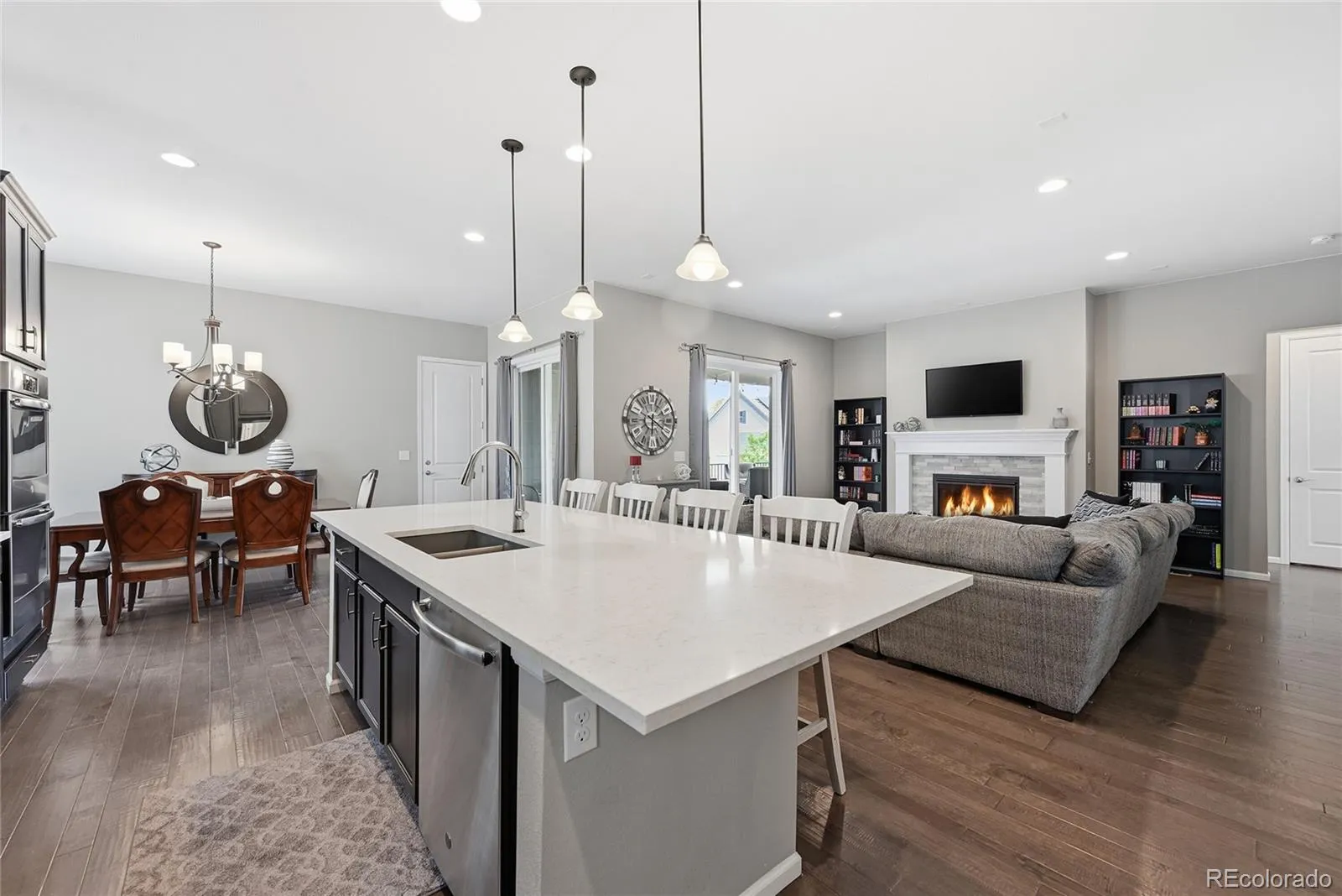 6449 Village Lane Centennial CO 80111 MLS #REC6338432 05052026041538 1600 6
