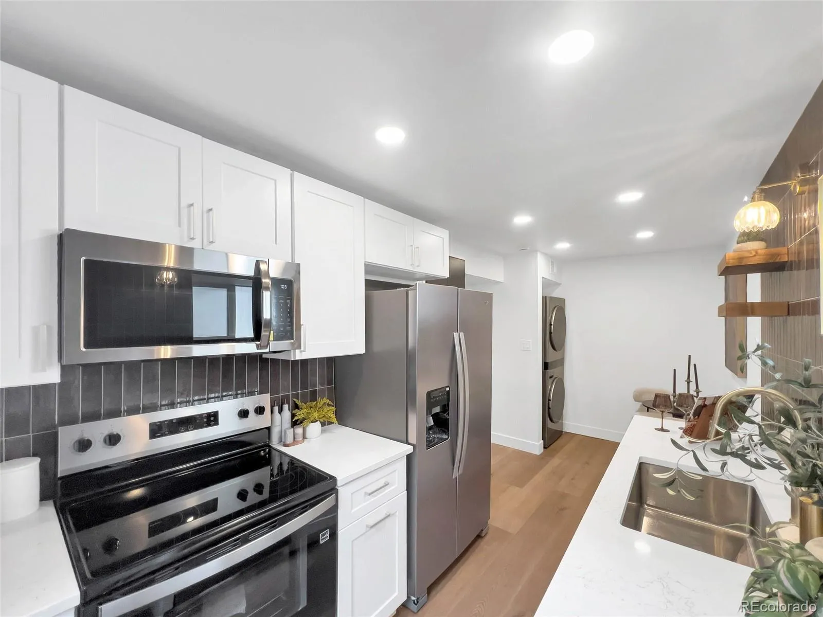 04202026222043 1600 0