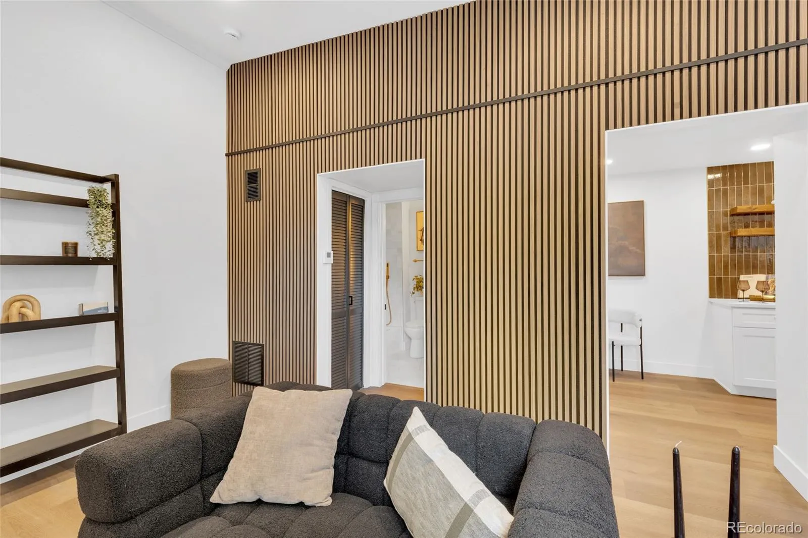 04202026222043 1600 6