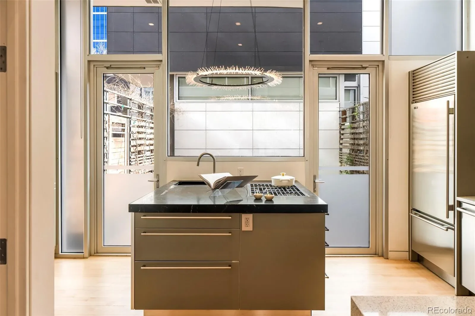 03272026043600 1600 8