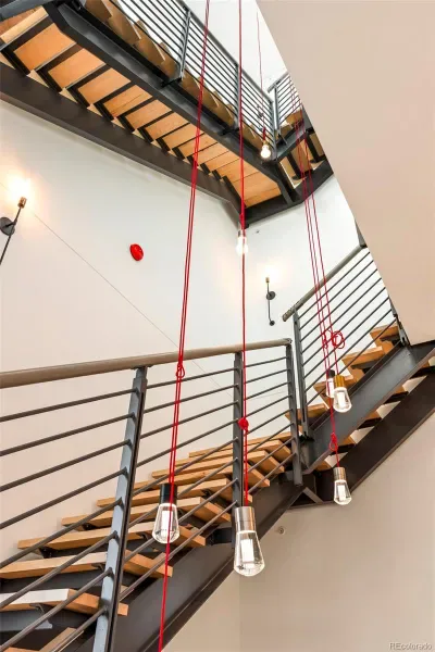 03272026043600 800 12