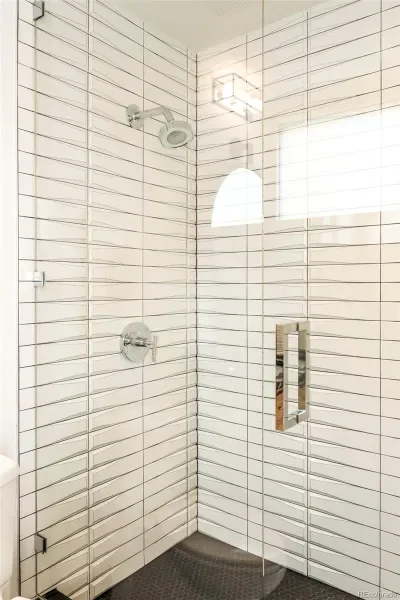 03272026043600 800 33