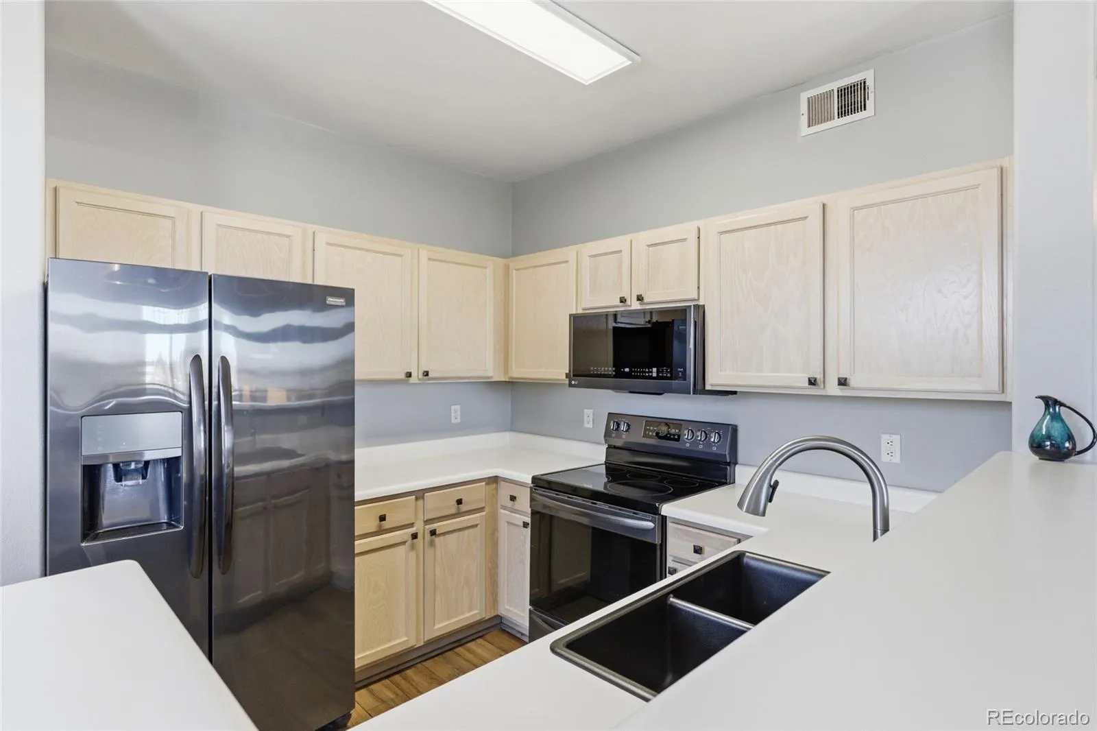 8500 E Jefferson Avenue #10E Denver CO 80237 MLS #REC6341178 04302026162320 1600 7