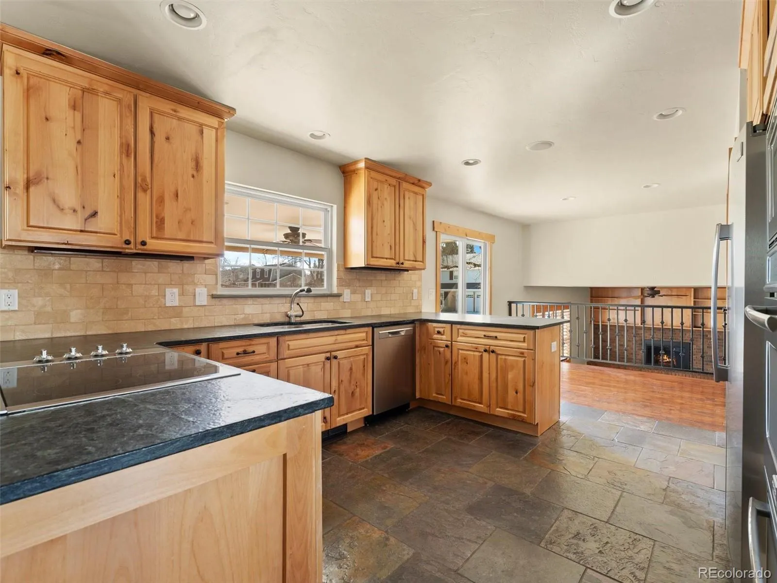 6934 E Geddes Place Centennial CO 80112 MLS #REC6346265 04192026155301 1600 12