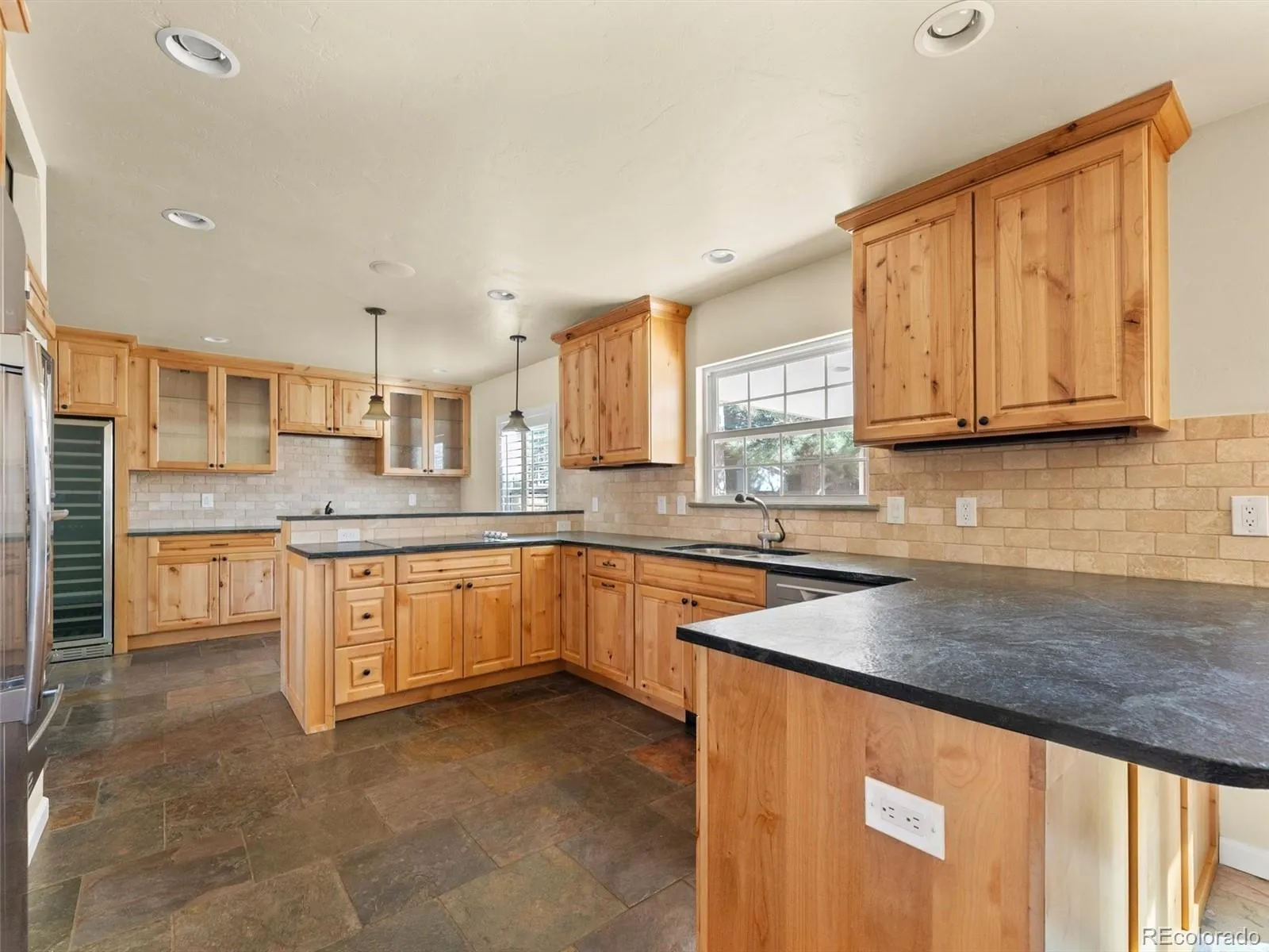 6934 E Geddes Place Centennial CO 80112 MLS #REC6346265 04192026155301 1600 15