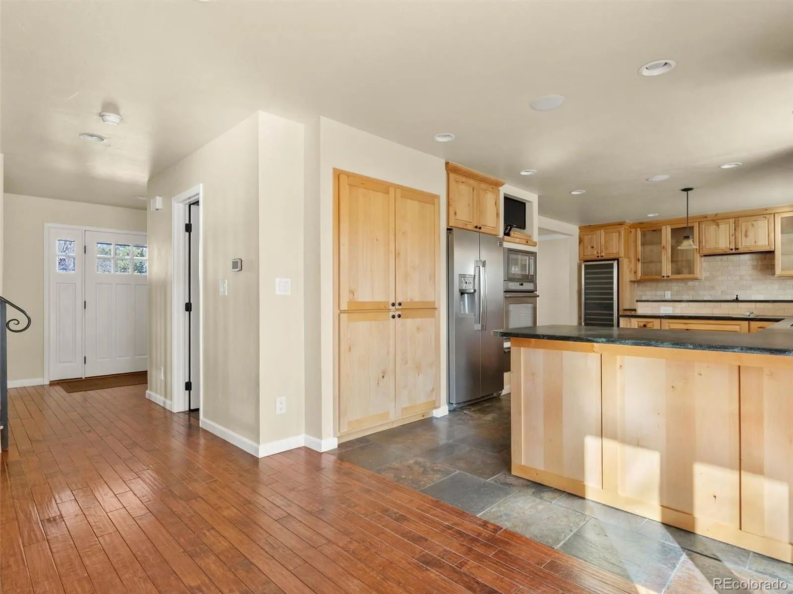6934 E Geddes Place Centennial CO 80112 MLS #REC6346265 04192026155301 1600 18
