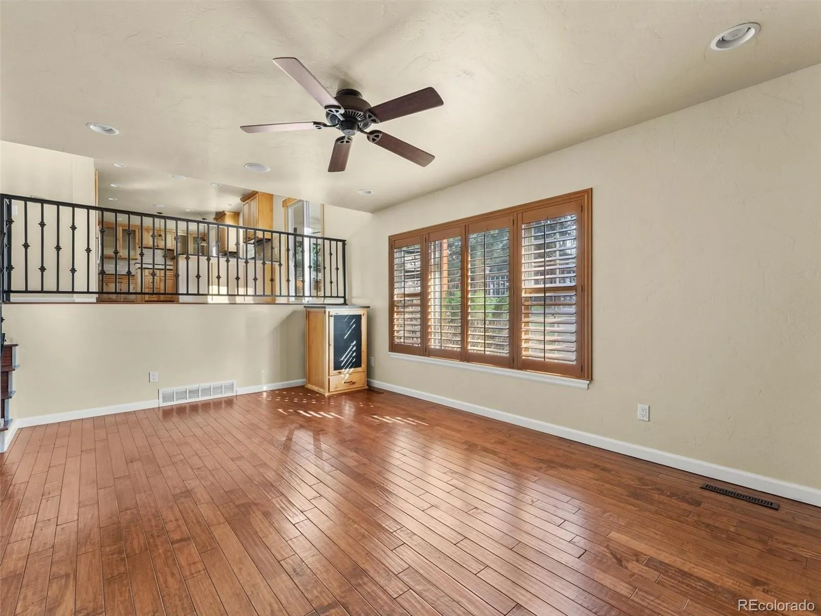 6934 E Geddes Place Centennial CO 80112 MLS #REC6346265 04192026155301 1600 19