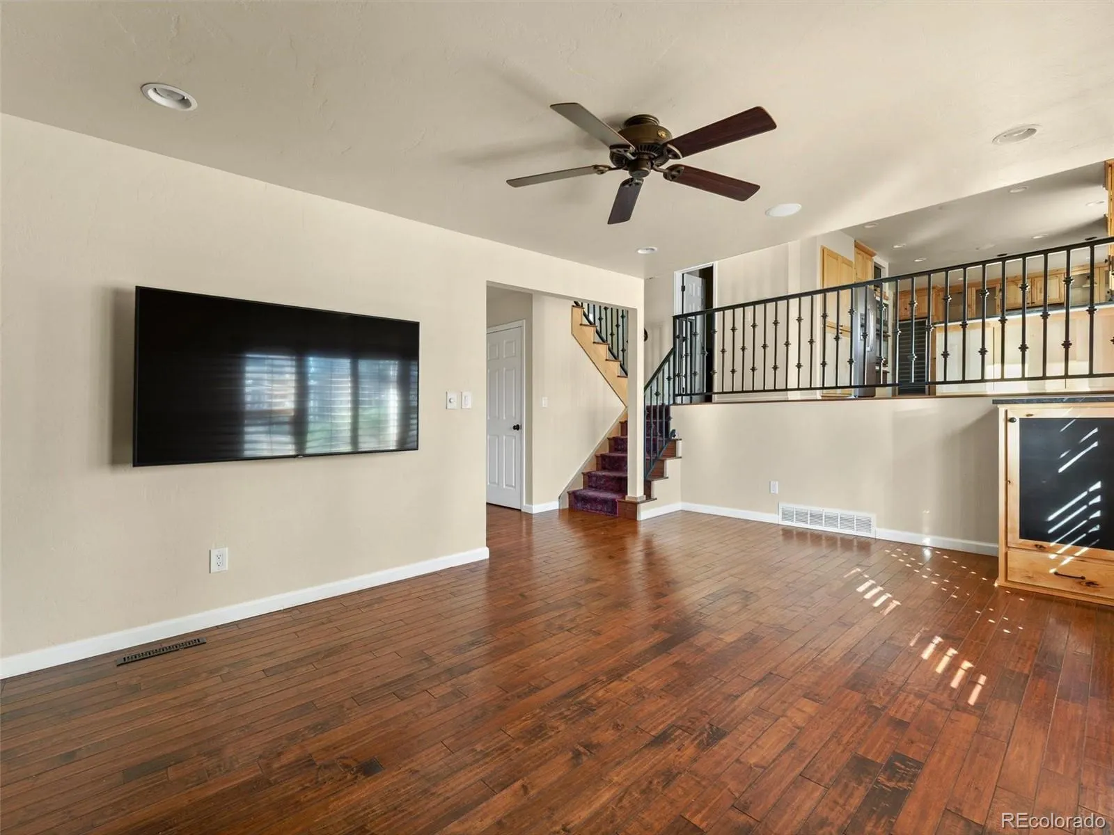 6934 E Geddes Place Centennial CO 80112 MLS #REC6346265 04192026155301 1600 23