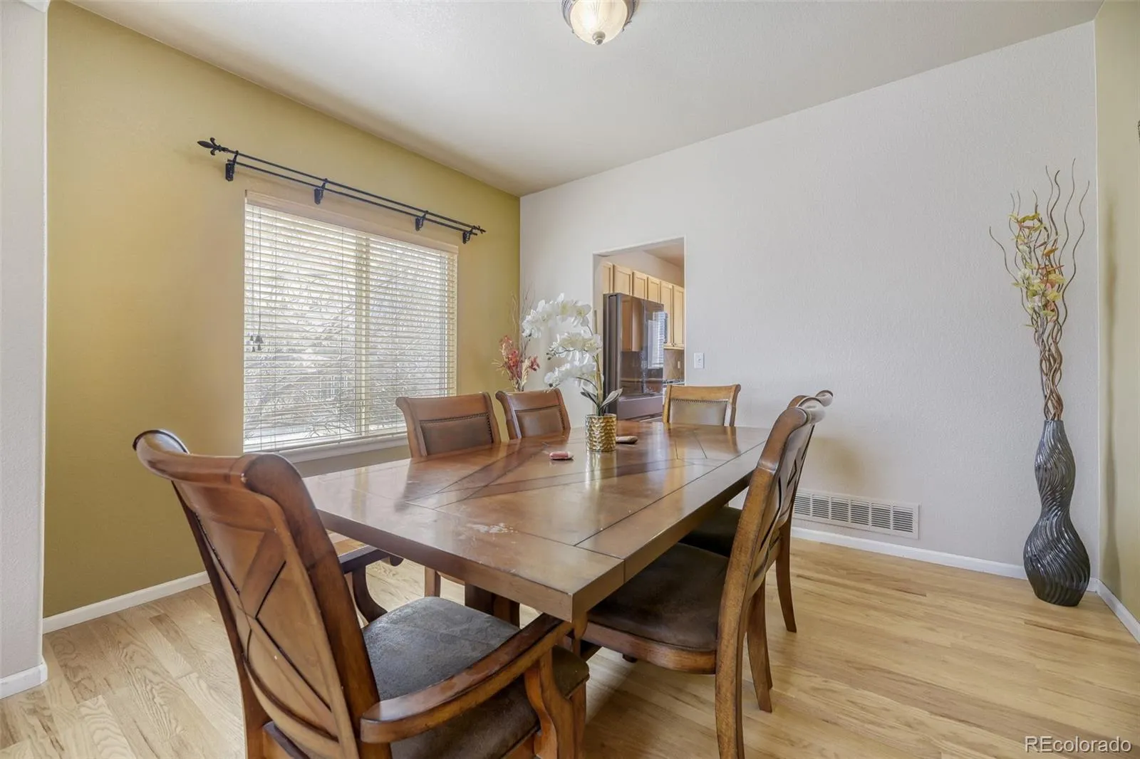 10093 Eagle Valley Way Highlands Ranch CO 80129 MLS #REC6346726 04122026181627 1600 10