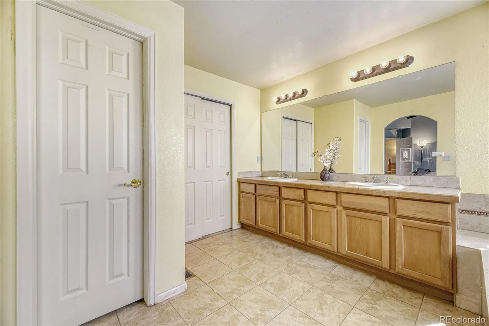 10093 Eagle Valley Way Highlands Ranch CO 80129 MLS #REC6346726 04122026181627 1600 14