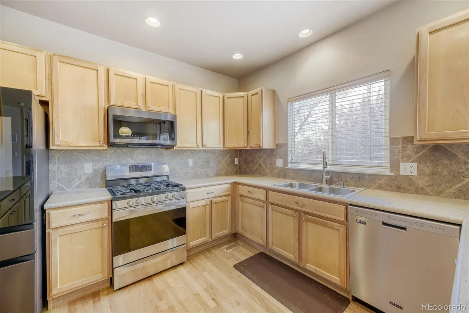 10093 Eagle Valley Way Highlands Ranch CO 80129 MLS #REC6346726 04122026181627 1600 2