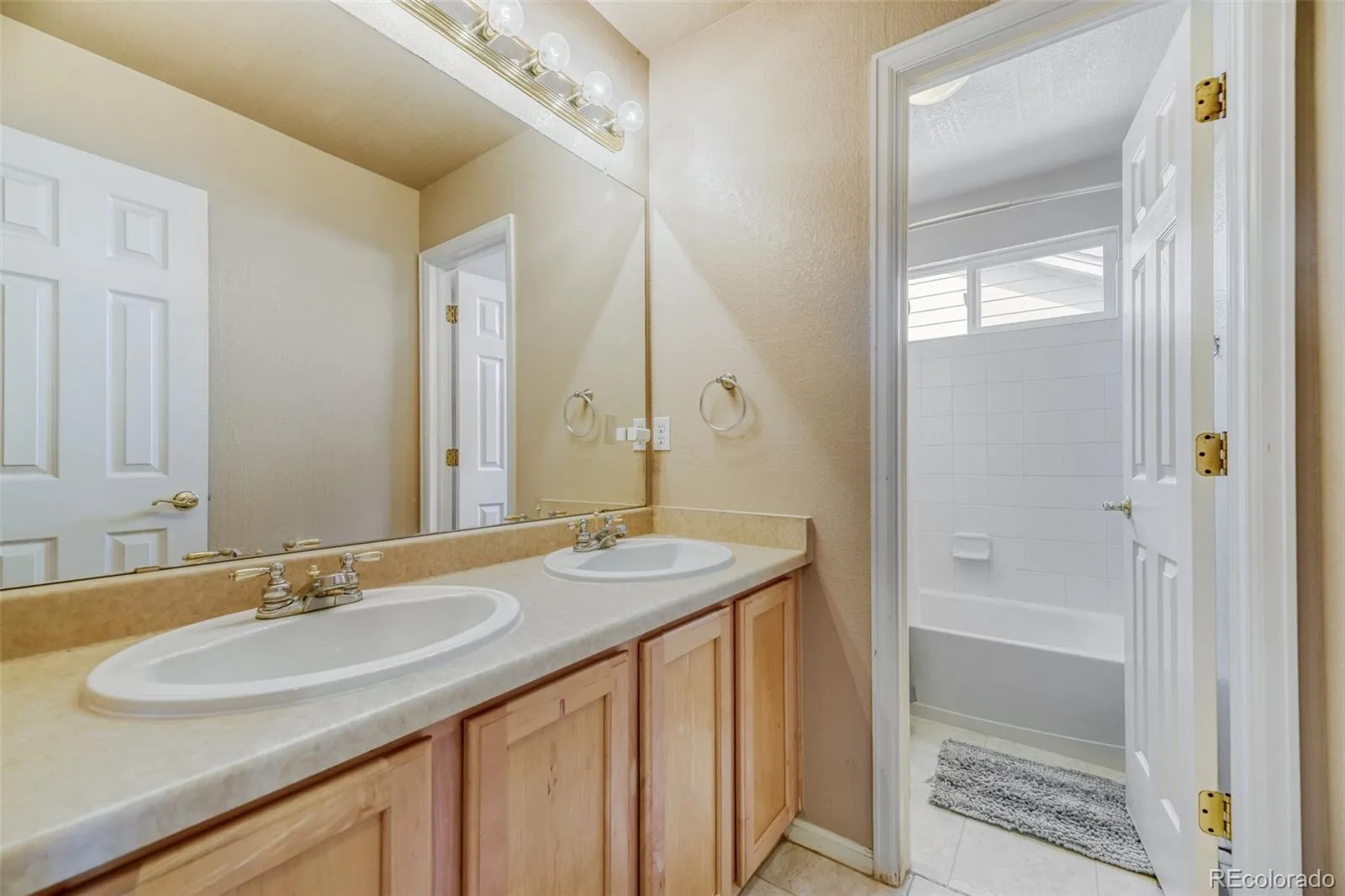 10093 Eagle Valley Way Highlands Ranch CO 80129 MLS #REC6346726 04122026181627 1600 22