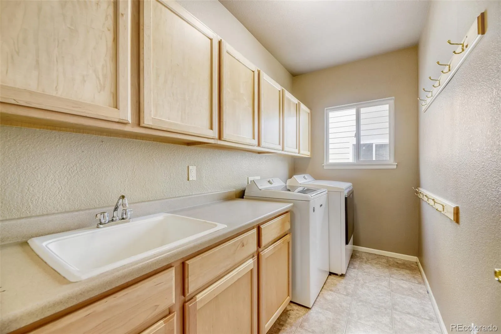 10093 Eagle Valley Way Highlands Ranch CO 80129 MLS #REC6346726 04122026181627 1600 23
