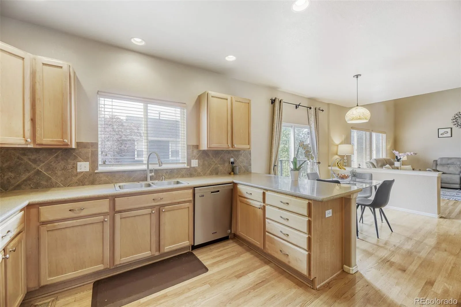 10093 Eagle Valley Way Highlands Ranch CO 80129 MLS #REC6346726 04122026181627 1600 4