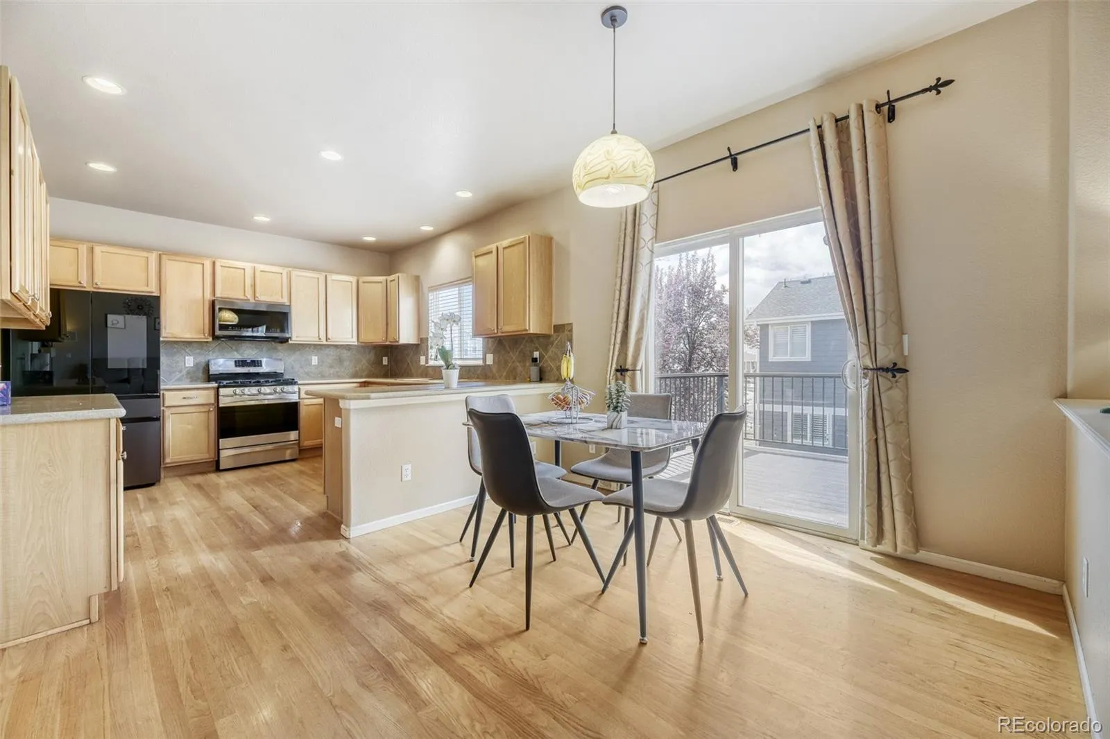 10093 Eagle Valley Way Highlands Ranch CO 80129 MLS #REC6346726 04122026181627 1600 5
