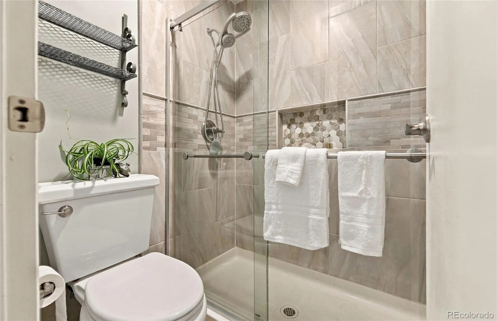 1050 S Monaco Street Parkway #103 Denver CO 80224 | MLS #REC6347760 10122026210138 1600 19