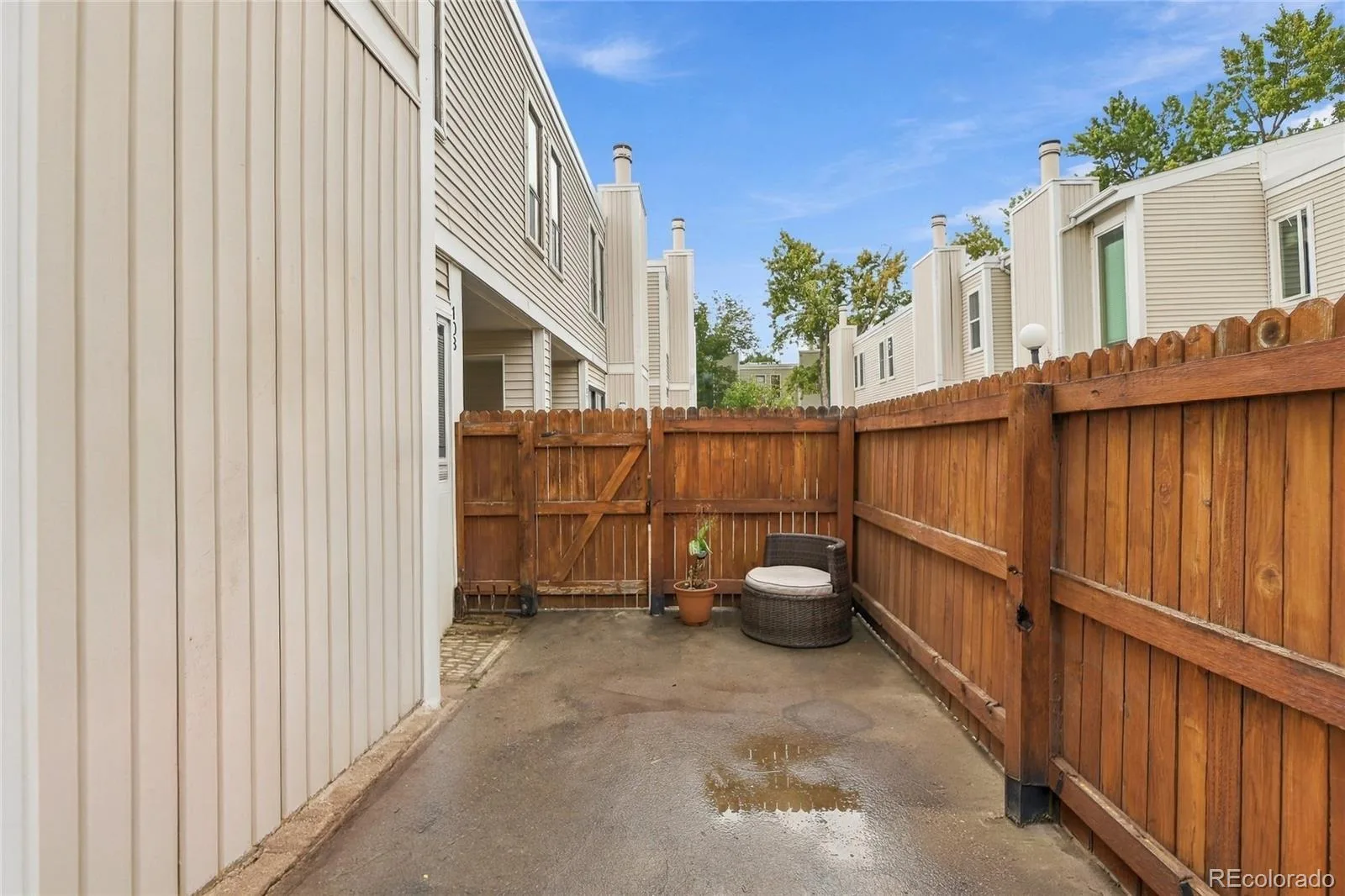 1050 S Monaco Street Parkway #103 Denver CO 80224 | MLS #REC6347760 10122026210138 1600 25