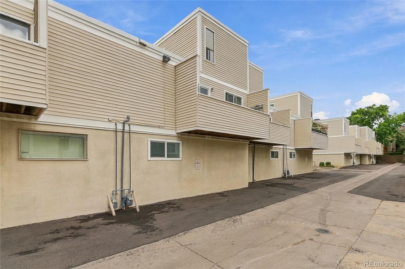 1050 S Monaco Street Parkway #103 Denver CO 80224 | MLS #REC6347760 10122026210138 1600 26