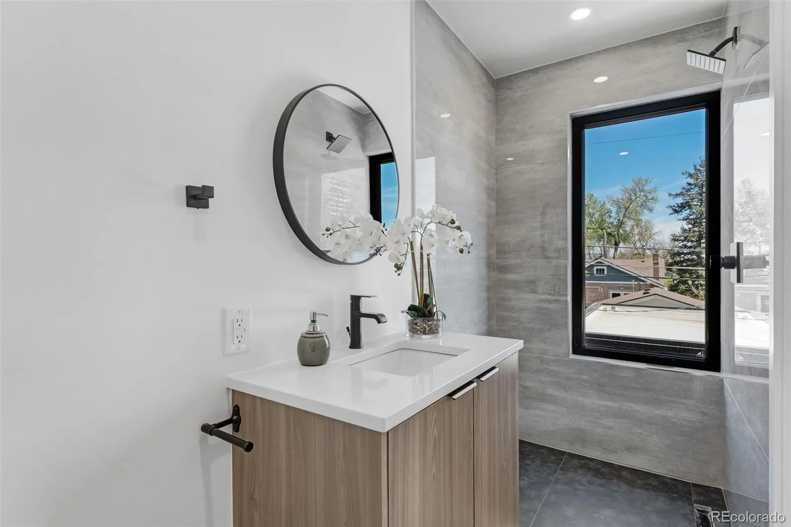 1446 Stuart Street Denver CO 80204 MLS #REC6349220 05192026202929 1600 16
