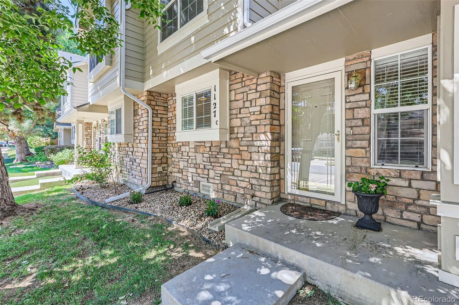 1127 S Ventura Circle #C Aurora CO 80017 MLS #REC6350147 05182026182050 1600 0