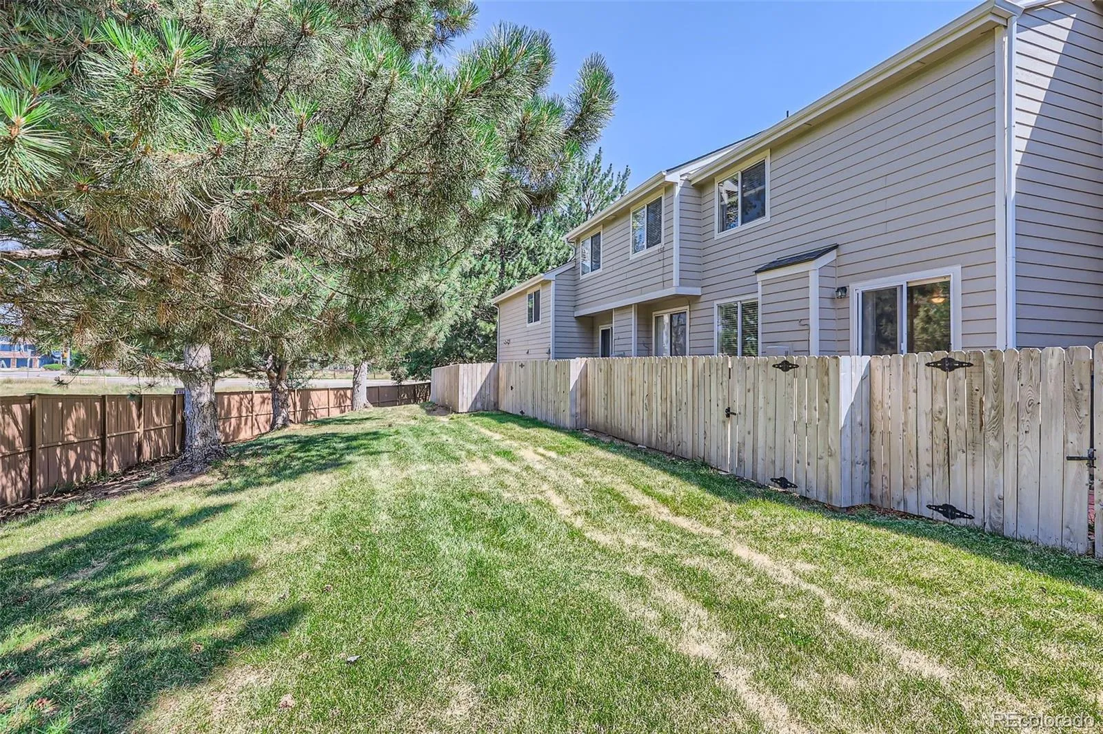 1127 S Ventura Circle #C Aurora CO 80017 MLS #REC6350147 05182026182050 1600 14