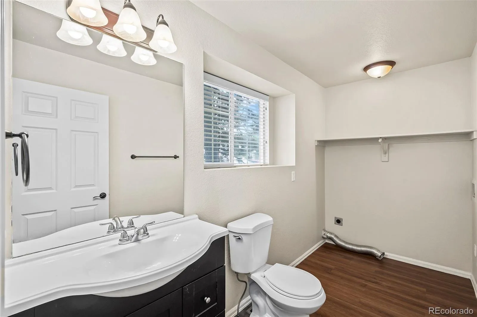 1127 S Ventura Circle #C Aurora CO 80017 MLS #REC6350147 05182026182050 1600 5