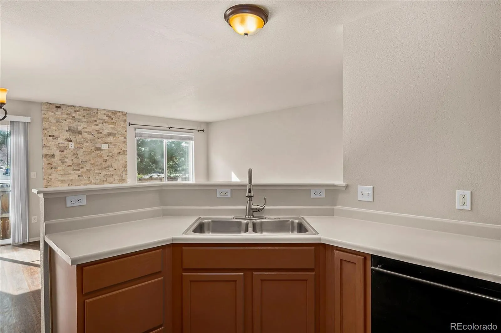 1127 S Ventura Circle #C Aurora CO 80017 MLS #REC6350147 05182026182050 1600 8