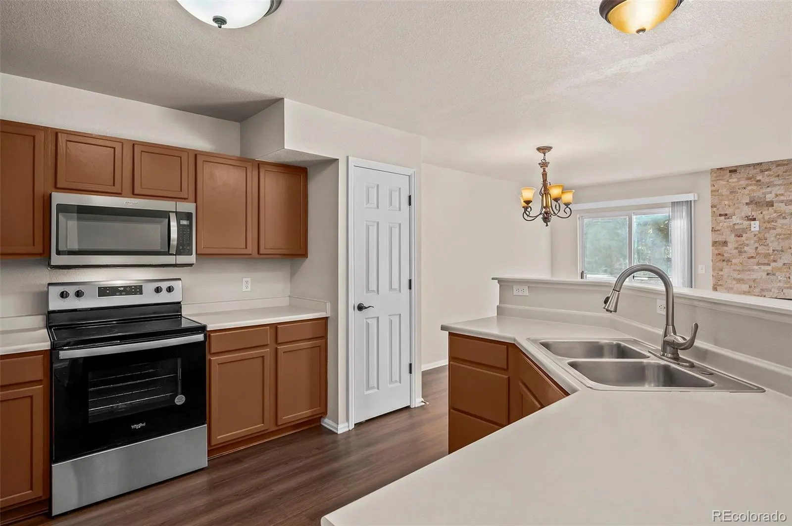 1127 S Ventura Circle #C Aurora CO 80017 MLS #REC6350147 05182026182050 1600 9
