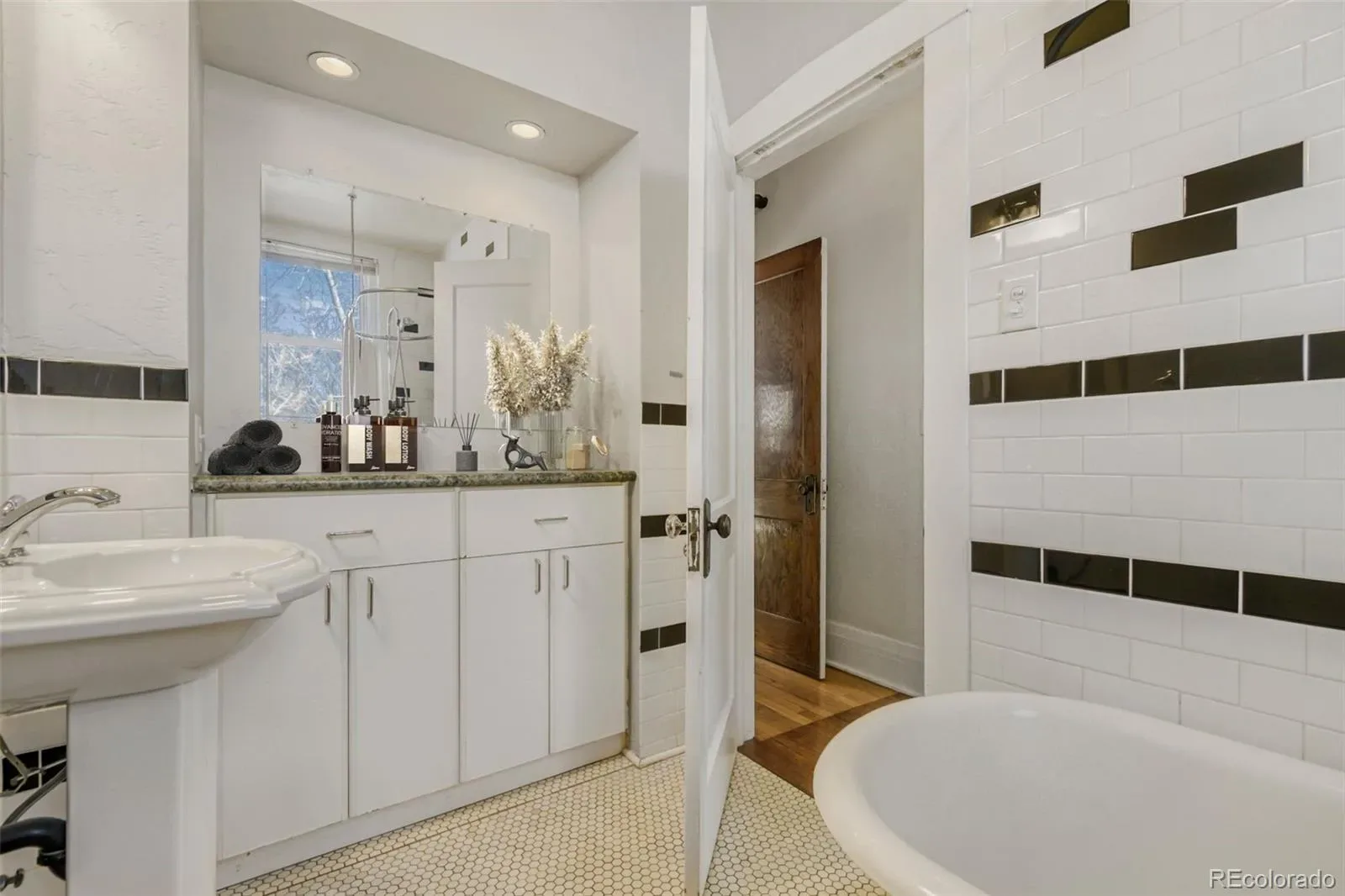 03192026205945 1600 17