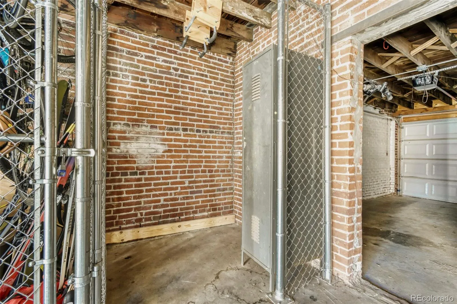 03192026205945 1600 25