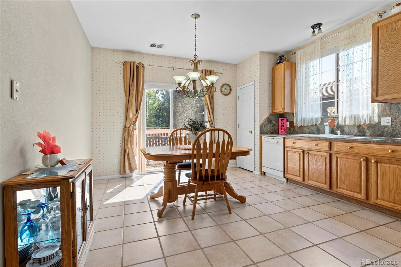 18531 E Vassar Drive Aurora CO 80013 | MLS #REC6354783 08152026020549 1600 7