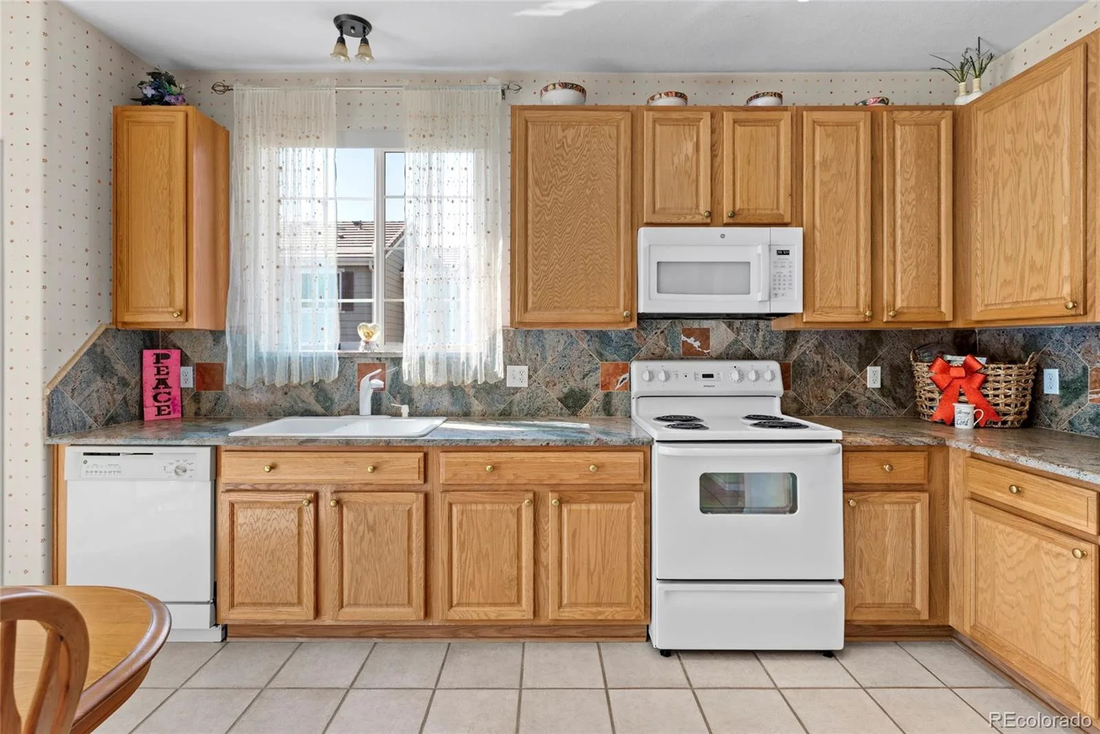 18531 E Vassar Drive Aurora CO 80013 | MLS #REC6354783 08152026020549 1600 9
