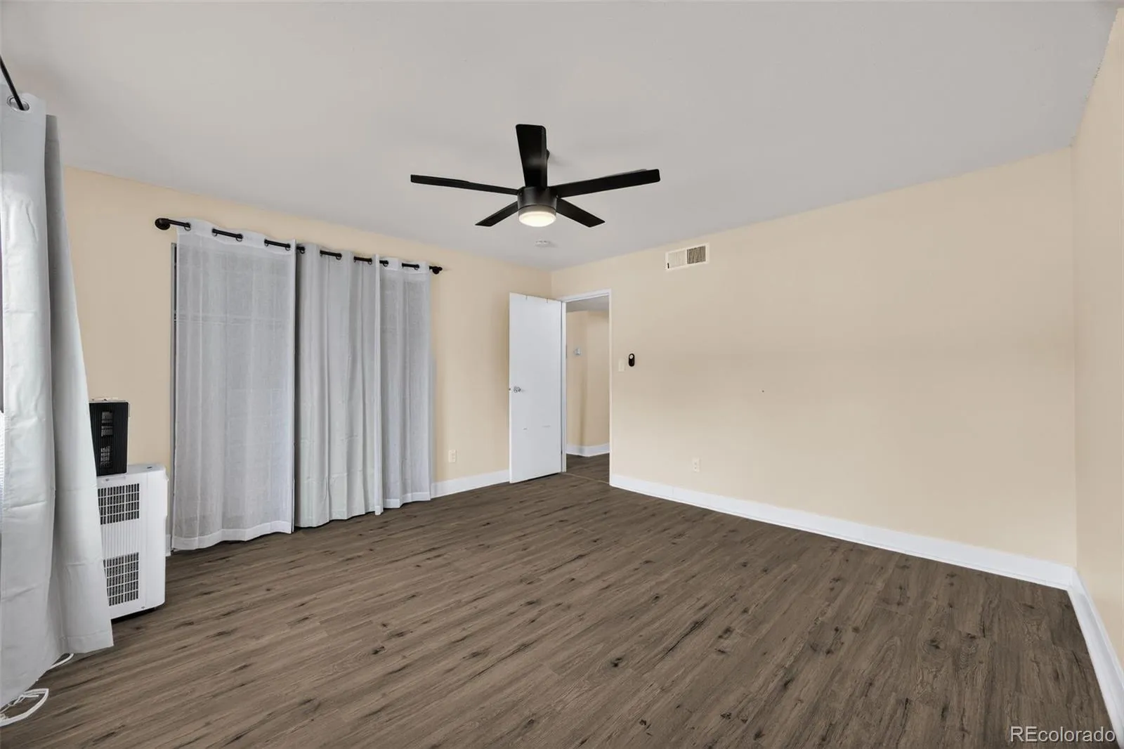 7755 E Quincy Avenue #203A2 Denver CO 80237 MLS #REC6355642 04012026165949 1600 18