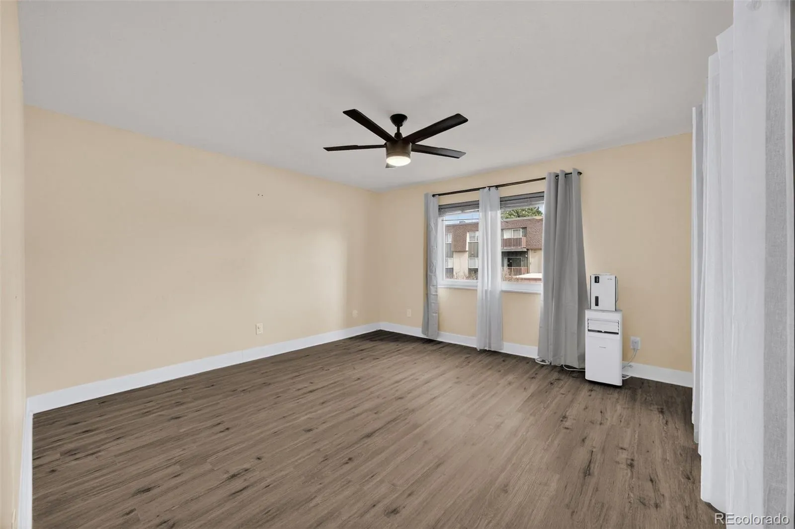 7755 E Quincy Avenue #203A2 Denver CO 80237 MLS #REC6355642 04012026165949 1600 19