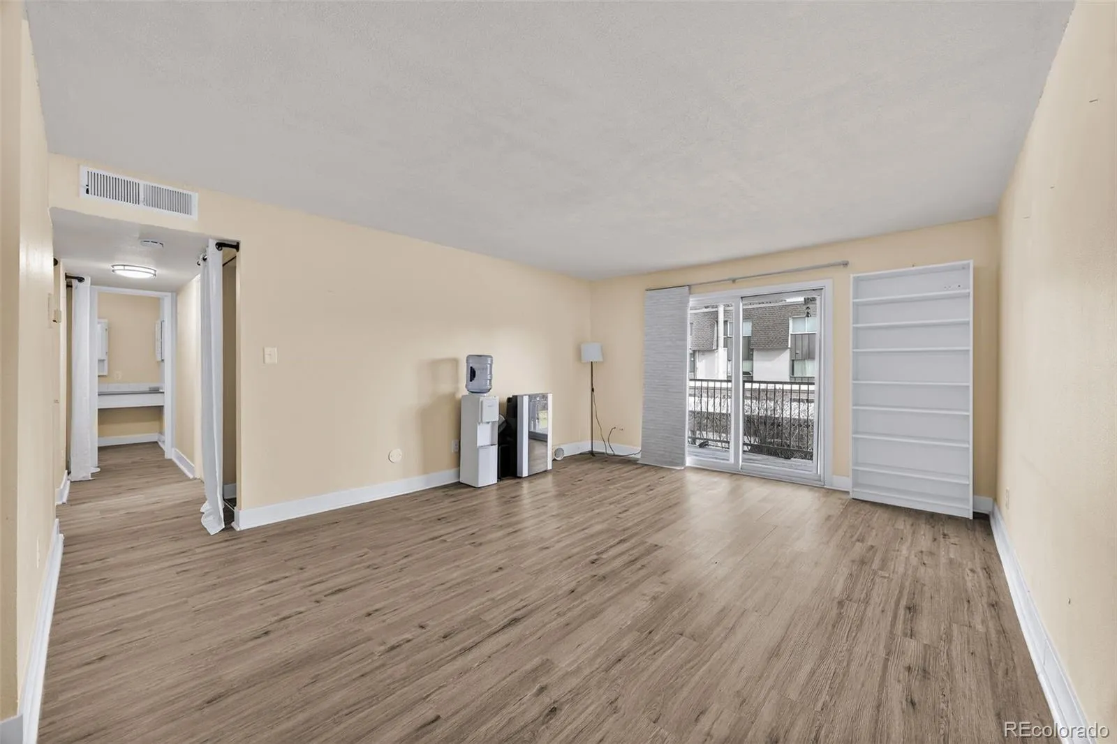 7755 E Quincy Avenue #203A2 Denver CO 80237 MLS #REC6355642 04012026165949 1600 23