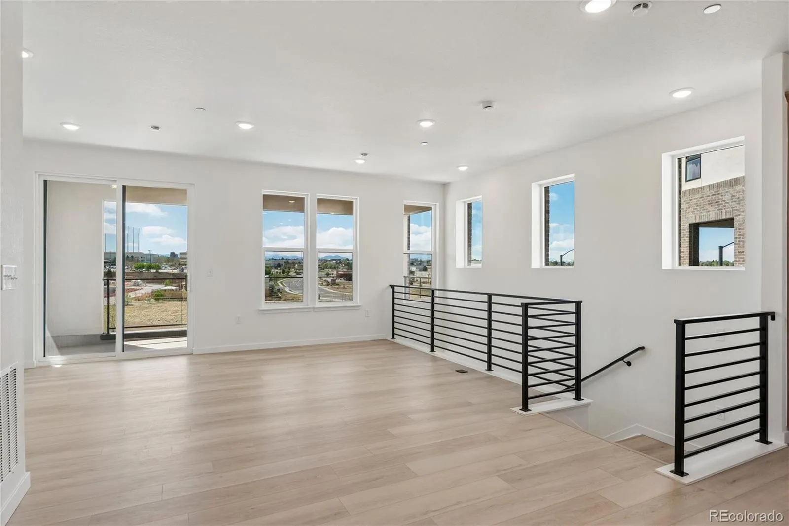 11347 E Briarwood Circle Centennial CO 80112 MLS #REC6358784 06122026204914 1600 8